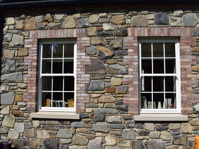 sliding sash (14)