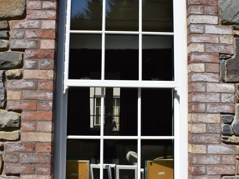 sliding sash (16)